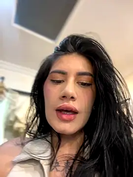 clarachanelricek online show from 10.04.25