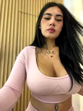 clarachanelricek online show from 10.18.25