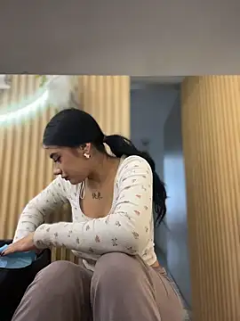 clarachanelricek online show from 12.17.25