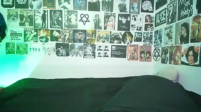 Snapshot of BonnieStardust chatting on 01.04.25 BonnieStardust online show from 01.04.25