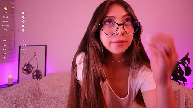 Snapshot of annie24_evans chatting on 01.09.25 annie24 evans online show from 01.09.25