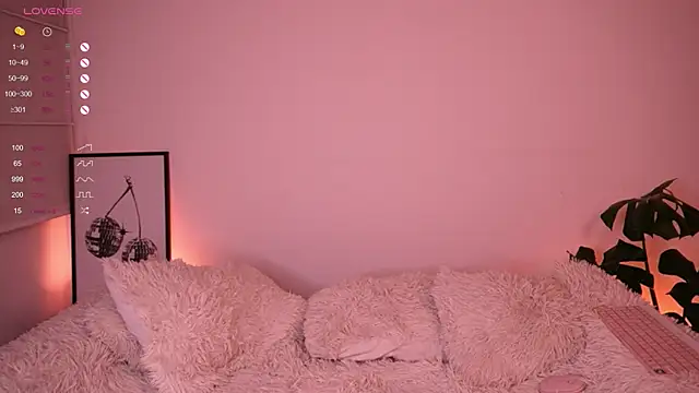 Snapshot of annie24_evans chatting on 01.18.25 annie24 evans online show from 01.18.25