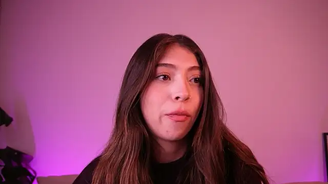 Snapshot of annie24_evans chatting on 02.14.25 annie24 evans online show from 02.14.25