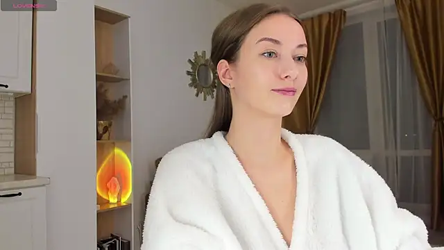 Kelly Summers online show from 02.04.25