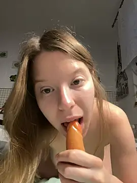 Snapshot of kimczii chatting on 05.20.26 kimczii online show from 05.20.26