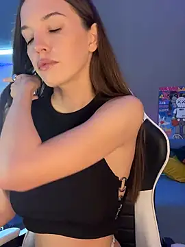 Snapshot of julia_fly chatting on 12.21.24 julia fly online show from 12.21.24