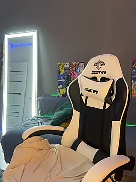 Snapshot of julia_fly chatting on 02.02.25 julia fly online show from 02.02.25