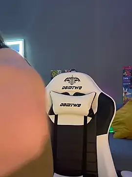 Snapshot of julia_fly chatting on 02.09.25 julia fly online show from 02.09.25