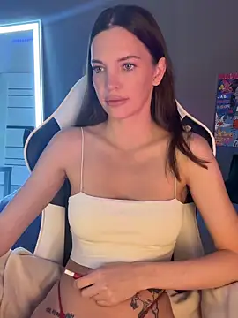 Snapshot of julia_fly chatting on 10.10.25 julia fly online show from 10.10.25