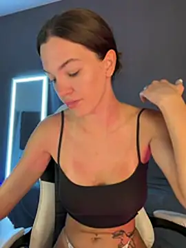 julia fly online show from 07.05.26