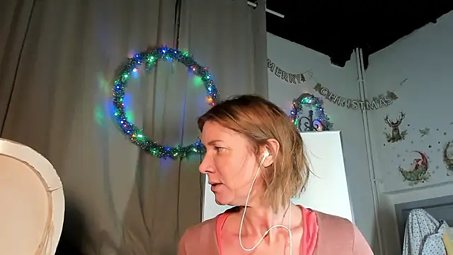 Snapshot of Lola_Belgium chatting on 01.20.25 Lola Belgium online show from 01.20.25