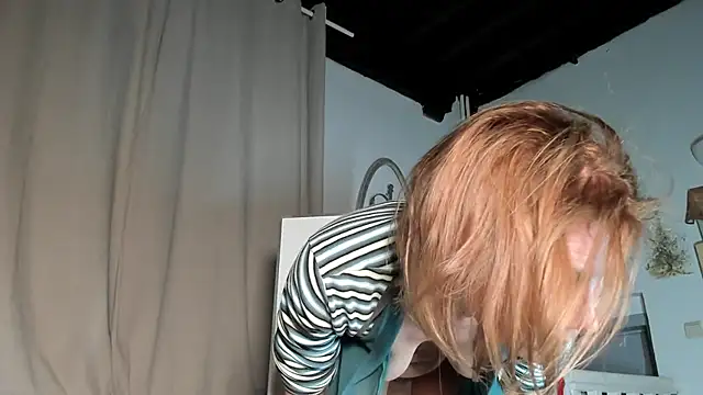 Snapshot of Lola_Belgium chatting on 02.04.25 Lola Belgium online show from 02.04.25