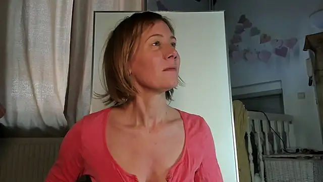 Snapshot of Lola_Belgium chatting on 03.16.25 Lola Belgium online show from 03.16.25