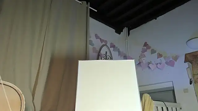 Snapshot of Lola_Belgium chatting on 03.16.25 Lola Belgium online show from 03.16.25