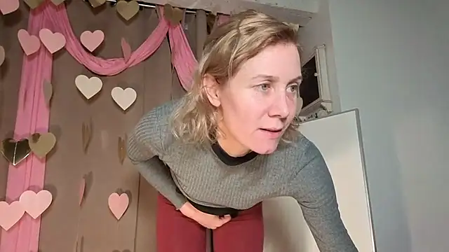 Snapshot of Lola_Belgium chatting on 02.13.26 Lola Belgium online show from 02.13.26