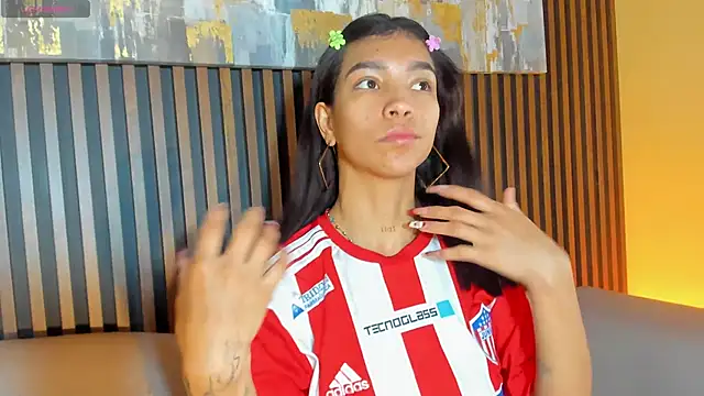 LauraAristizabal online show from 12.16.25