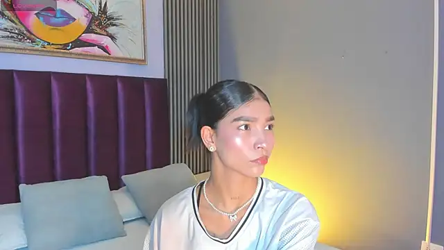 Snapshot of LauraAristizabal chatting on 05.21.26 LauraAristizabal online show from 05.21.26