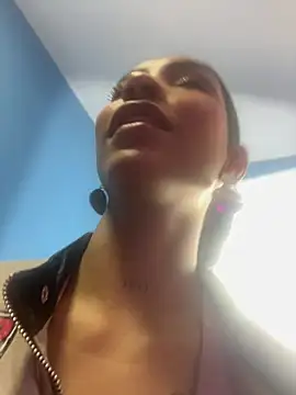 Snapshot of LauraAristizabal chatting on 07.26.26 LauraAristizabal online show from 07.26.26