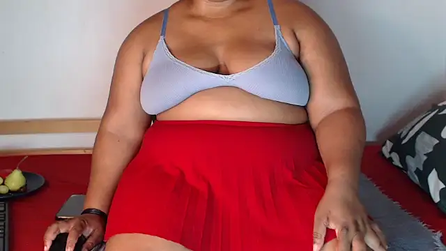 SexyChill1992 online show from 02.20.25