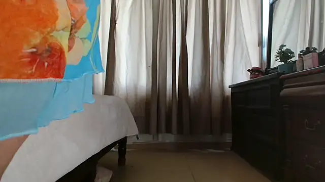 Snapshot of MINI_Petite chatting on 03.08.26 MINI Petite online show from 03.08.26