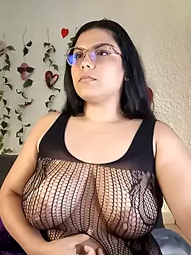 Snapshot of kittylu__ chatting on 02.24.25 kittylu online show from 02.24.25