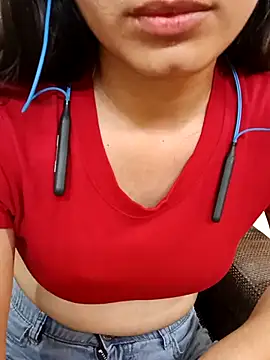 Snapshot of CuteSarikaLIVE chatting on 09.16.25 CuteSarikaLIVE online show from 09.16.25