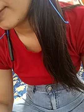 Snapshot of CuteSarikaLIVE chatting on 09.18.25 CuteSarikaLIVE online show from 09.18.25