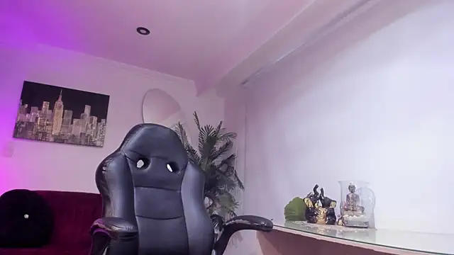 Meghan320 online show from 02.28.26