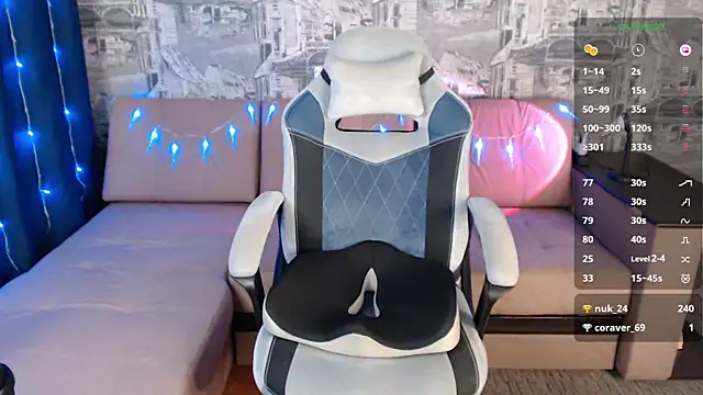 Snapshot of Oliver_Fresh chatting on 12.30.24 Oliver Fresh online show from 12.30.24