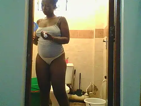 Snapshot of CuteJ chatting on 02.04.25 CuteJ online show from 02.04.25