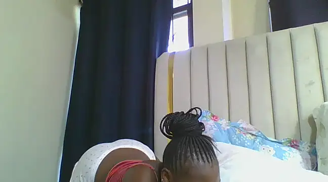 Snapshot of CuteJ chatting on 02.13.25 CuteJ online show from 02.13.25