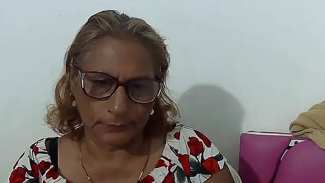 charrysexy1 online show from 04.15.26