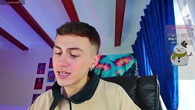 Snapshot of dimitri-bilak chatting on 12.06.24 dimitri-bilak online show from 12.06.24