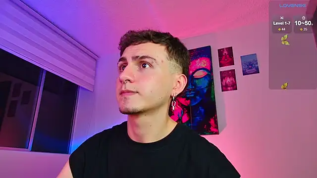 Snapshot of dimitri-bilak chatting on 11.12.25 dimitri-bilak online show from 11.12.25