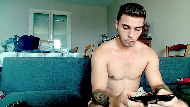 Snapshot of Elkafit28 chatting on 04.01.26 Elkafit28 online show from 04.01.26