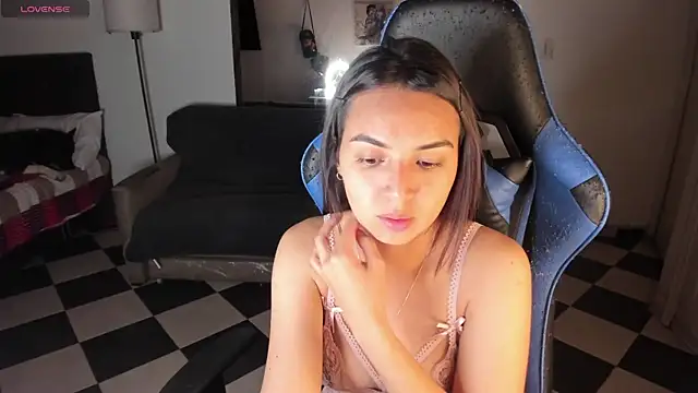 Miss Nicole online show from 03.16.25