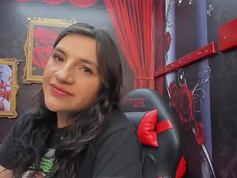 AmaiaDavies online show from 12.07.24