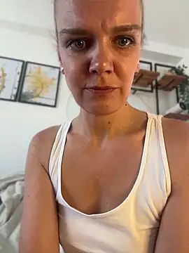 Snapshot of Suesse_Schnitte chatting on 05.30.26 Suesse Schnitte online show from 05.30.26