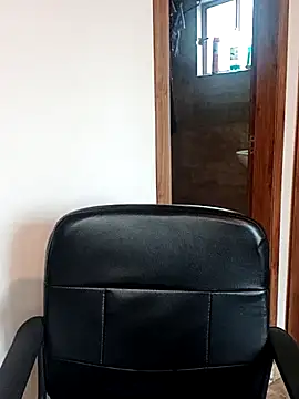 Snapshot of hazel_milf chatting on 02.24.25 hazel milf online show from 02.24.25