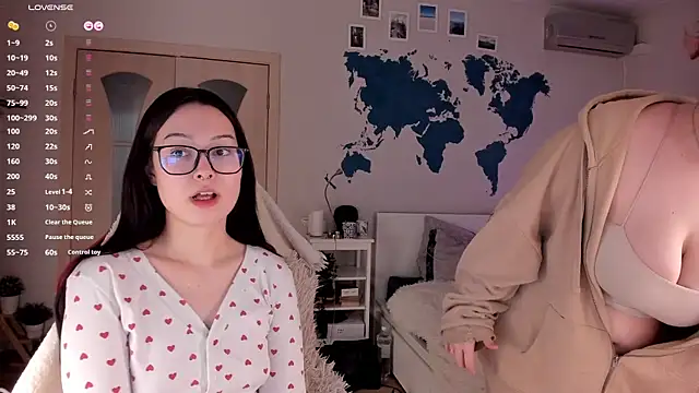 Snapshot of LisaLaas chatting on 02.08.25 LisaLaas online show from 02.08.25