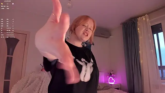 Snapshot of LisaLaas chatting on 03.14.25 LisaLaas online show from 03.14.25