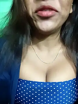 Snapshot of ANGEL_QUEEN09 chatting on 01.04.25 ANGEL QUEEN09 online show from 01.04.25