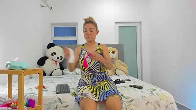 Snapshot of SEJMET_LOVE_ chatting on 01.11.25 SEJMET LOVE  online show from 01.11.25