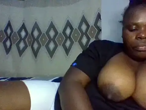 Snapshot of sweett_shaley chatting on 01.21.25 sweett shaley online show from 01.21.25