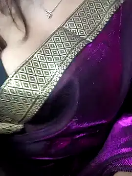 Snapshot of Nia__09 chatting on 09.15.25 Nia 09 online show from 09.15.25