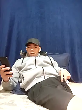 Snapshot of SEBASTHIAN chatting on 04.12.26 SEBASTHIAN online show from 04.12.26