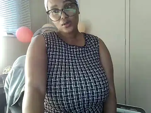 Snapshot of Charlie-Crawford chatting on 04.29.26 Charlie-Crawford online show from 04.29.26