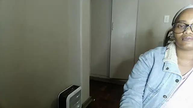 Snapshot of Charlie-Crawford chatting on 05.09.26 Charlie-Crawford online show from 05.09.26