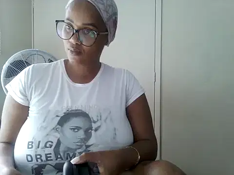 Snapshot of Charlie-Crawford chatting on 05.25.26 Charlie-Crawford online show from 05.25.26