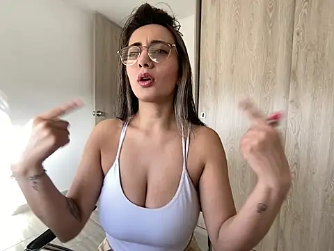 Anny Moore09 online show from 12.18.25